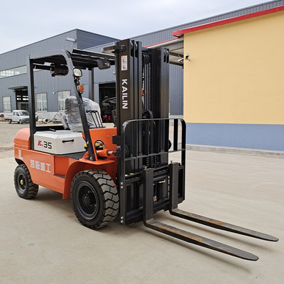 凱臨重工兩驅(qū)叉車(chē) 高效倉(cāng)儲(chǔ)服務(wù)的理想解決方案